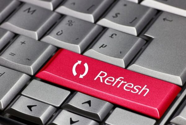 refresh mensuel pour rester cité par les llm